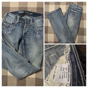 Cowgirl Tuff Women's Light Blue Boot Cut Jeans 27x35